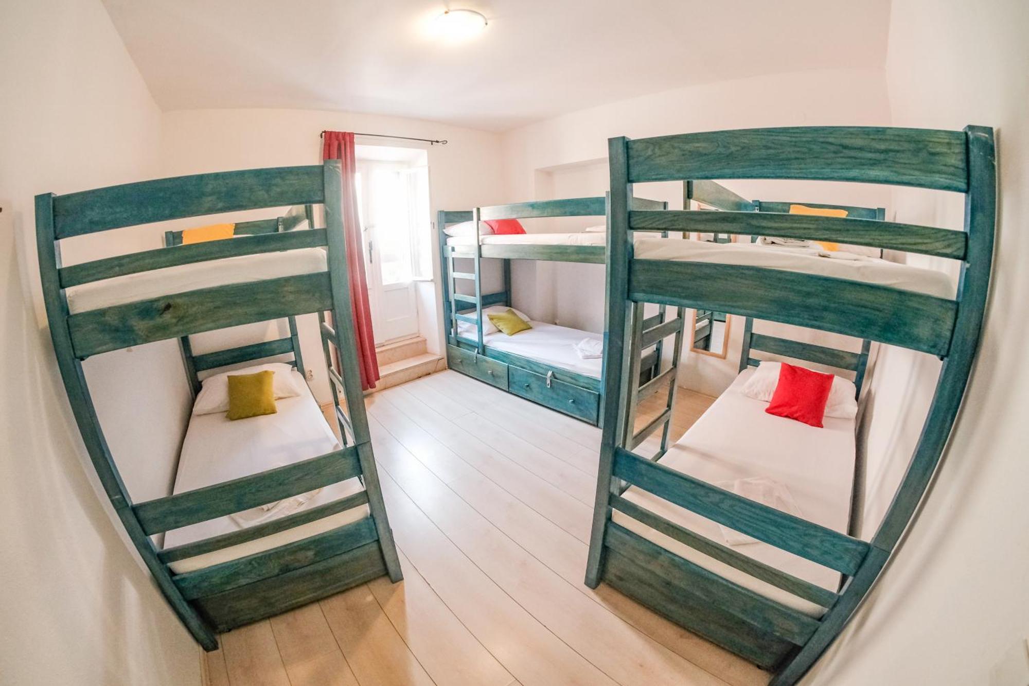 Hostel White Rabbit *