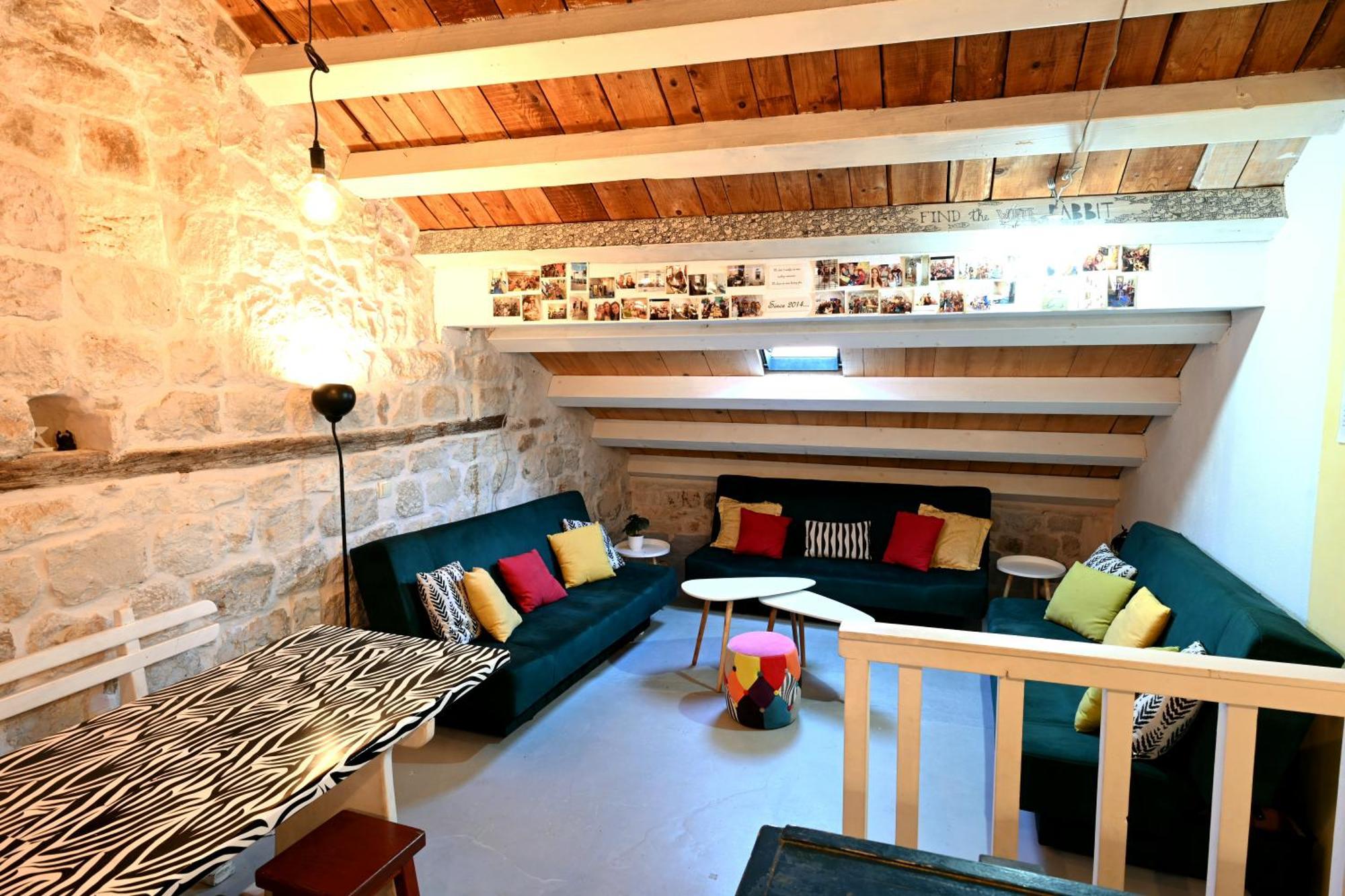 Hostel White Rabbit Hvar Town