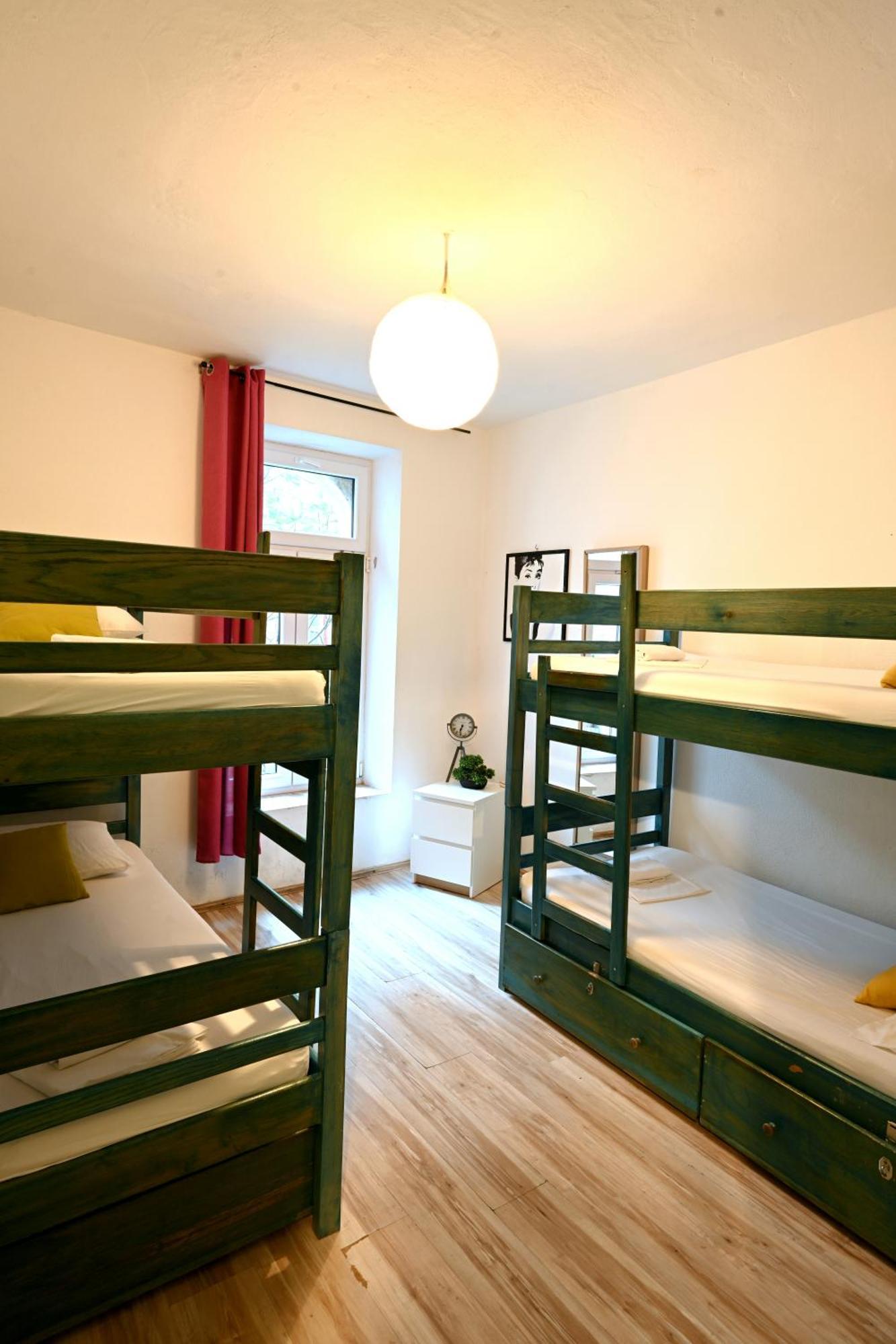 Hostel White Rabbit *